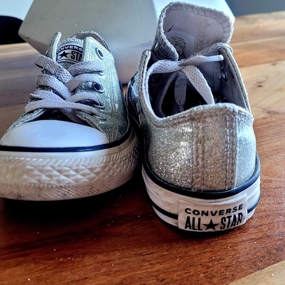 Converse shoes size 12 - Picture 2 of 6